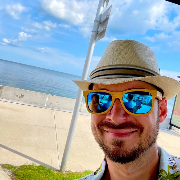 Meet your Posher, Josh - Picture 1 of 1